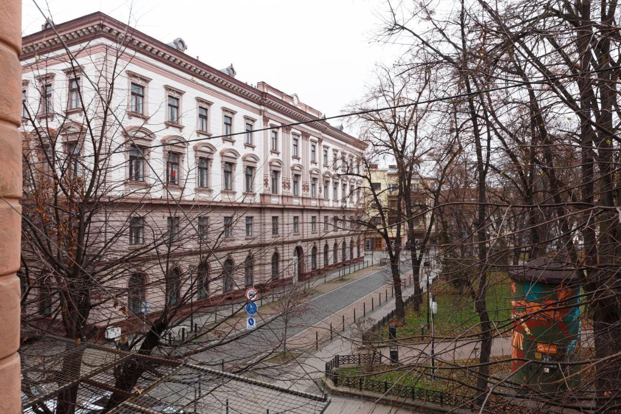 Passage Apartment Ivano-Frankivszk Kültér fotó